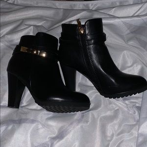 Black Lov Mark Boot Heels